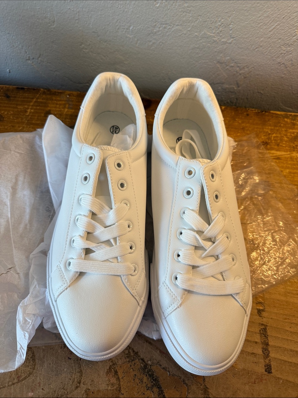 Women’s white canvas sneakers size 9.5 New